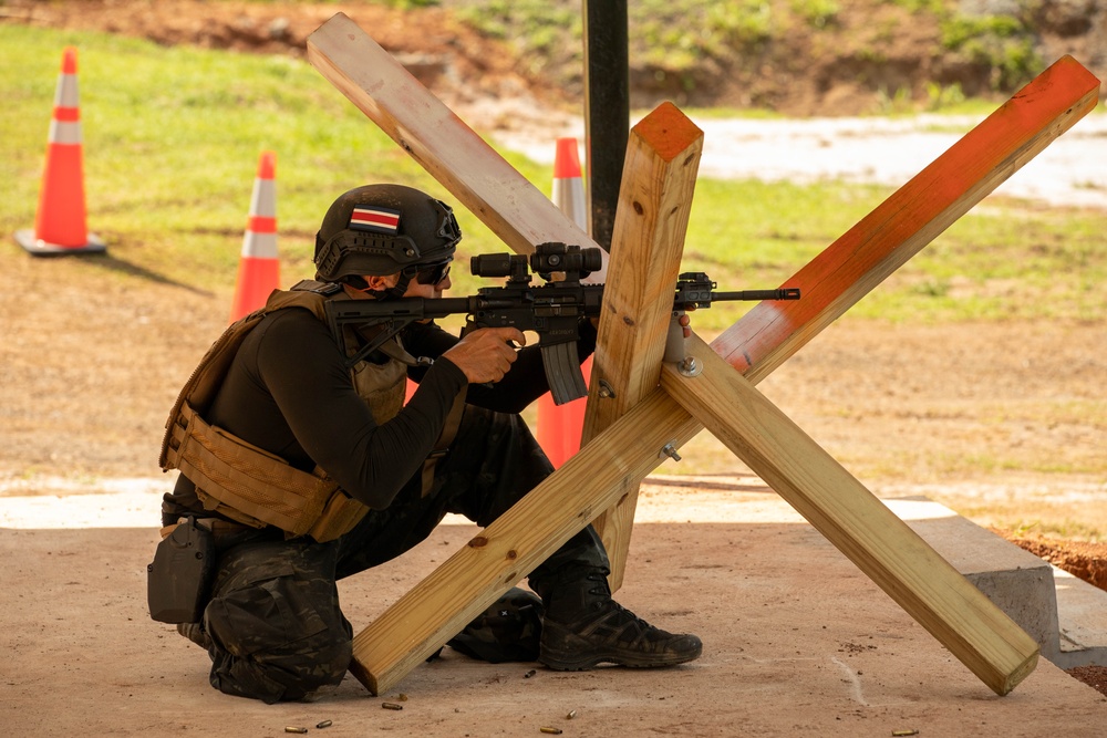 Competitors take part in Fuerzas Comando 24 combined Assaulter and Sniper Course III