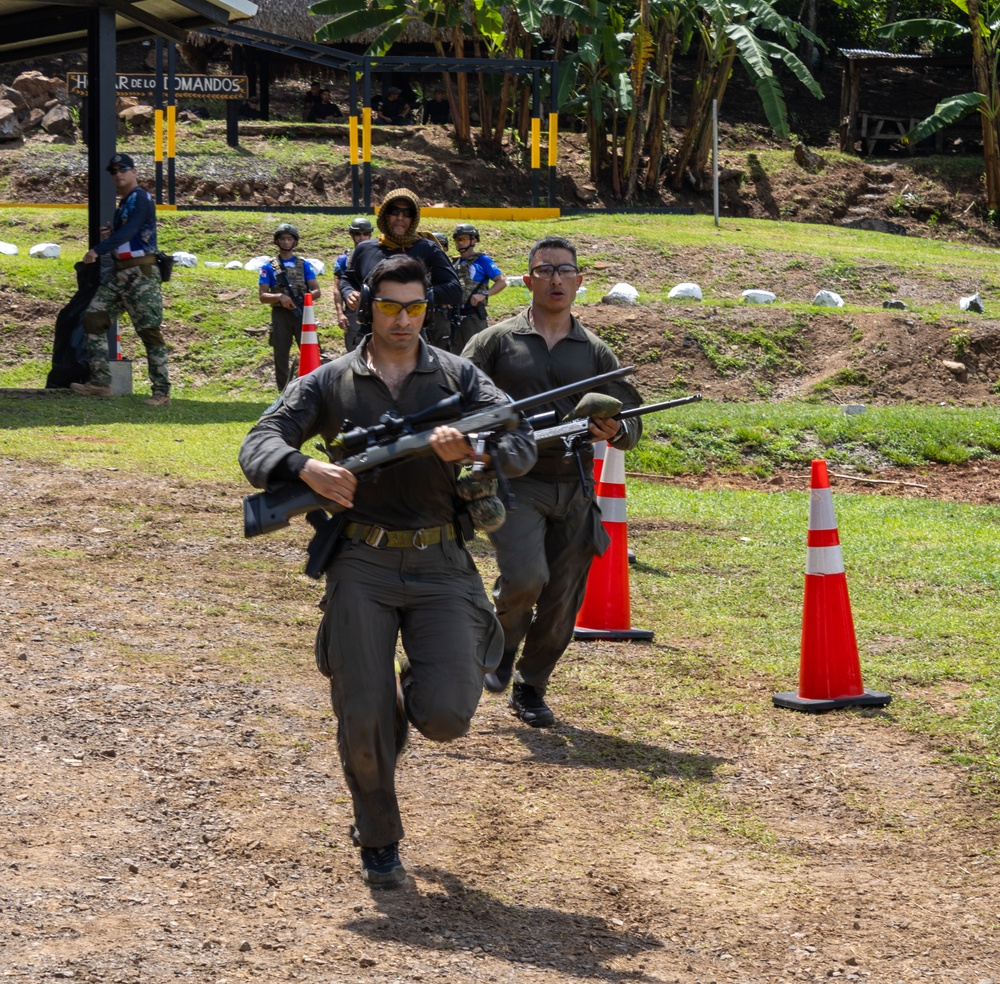 Fuerzas Comando 24 Combined Range III