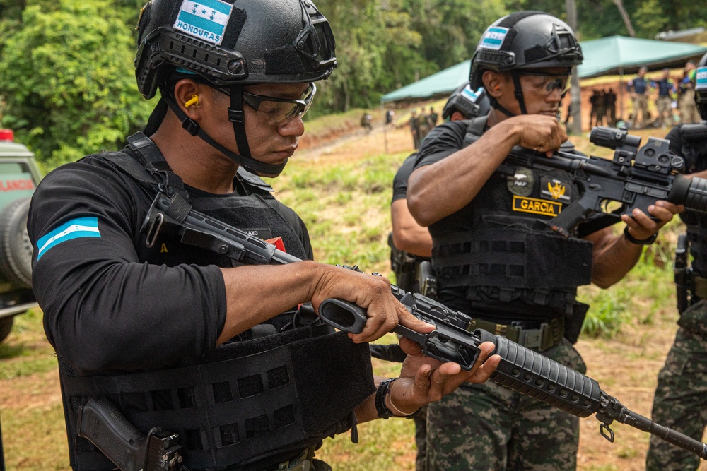 Fuerzas Comando 24 Assaulter Course IV