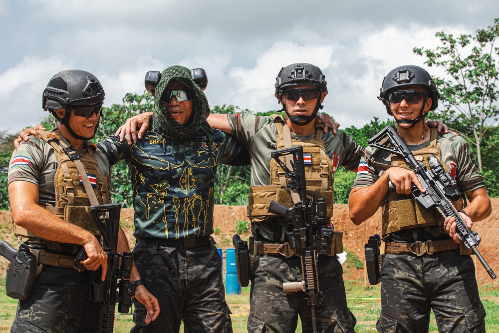Fuerzas Comando 24 Assaulter Course IV