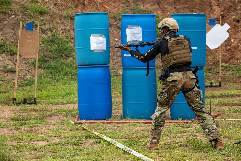 Fuerzas Comando 24 Assaulter Course IV