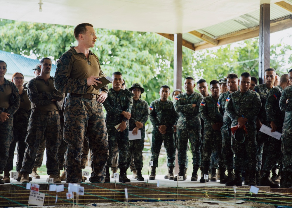 US, Philippine Marines Conduct Rehearsal of Concept Brief