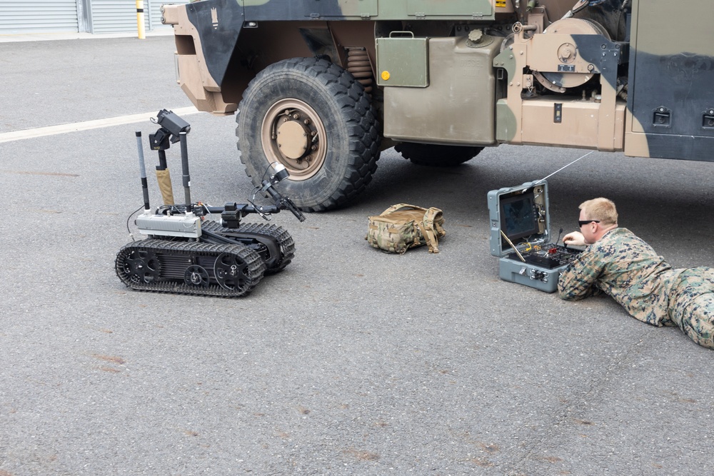 MRF-D 24.3: U.S, Australia EOD technicians prepare equipment for exercise Wallaby Walk 24