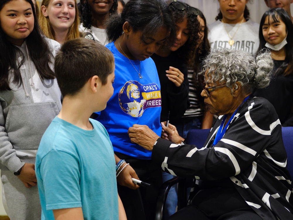 DVIDS - Images - Dr. Opal Lee Visits Yokosuka Middle School [Image 6 of 7]