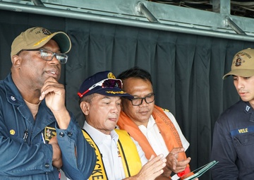 USS Gabrielle Giffords (LCS 10) conducts port visit in Phuket, Thailand