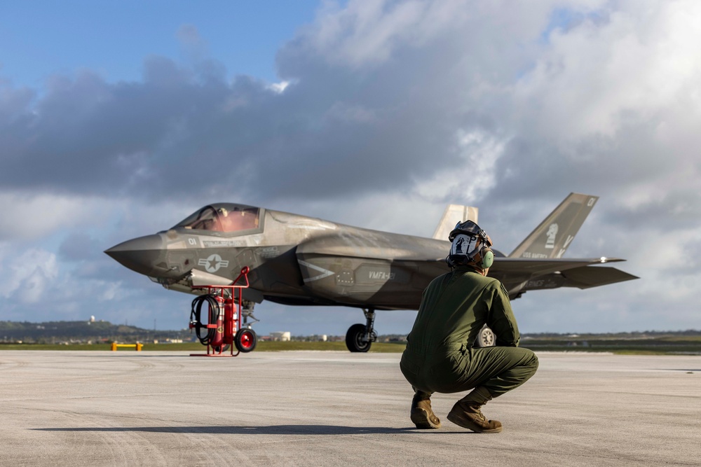 Green Knights have landed! VMFA-121 arrives at Andersen AFB for ATR