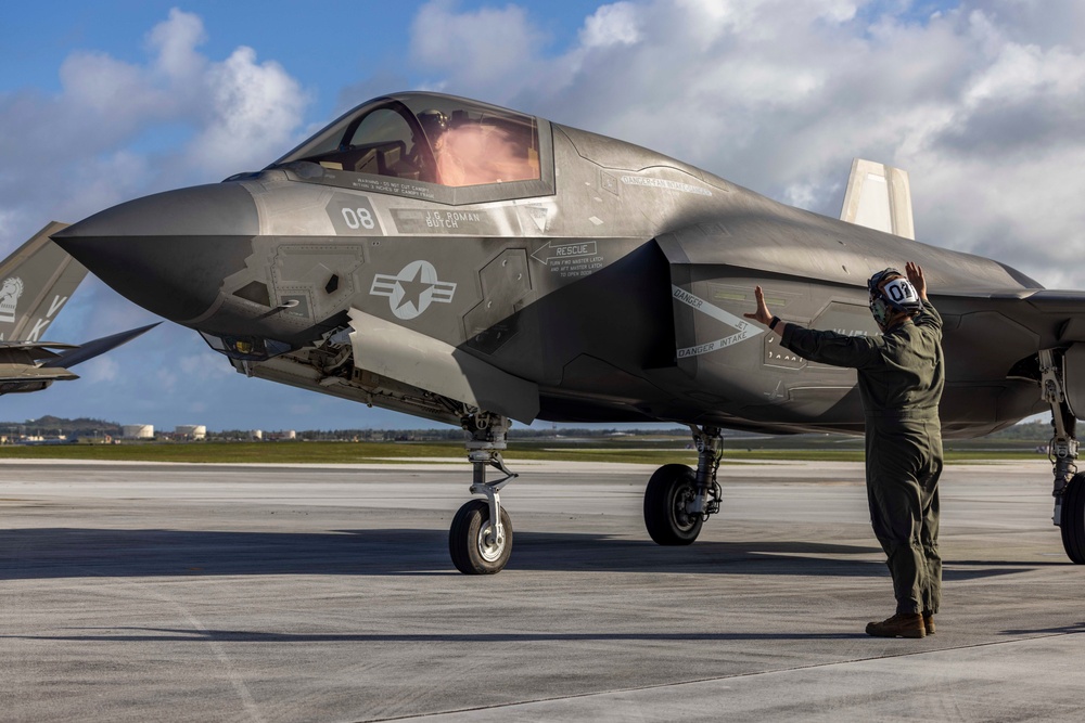 DVIDS - Images - Green Knights have landed! VMFA-121 arrives at ...