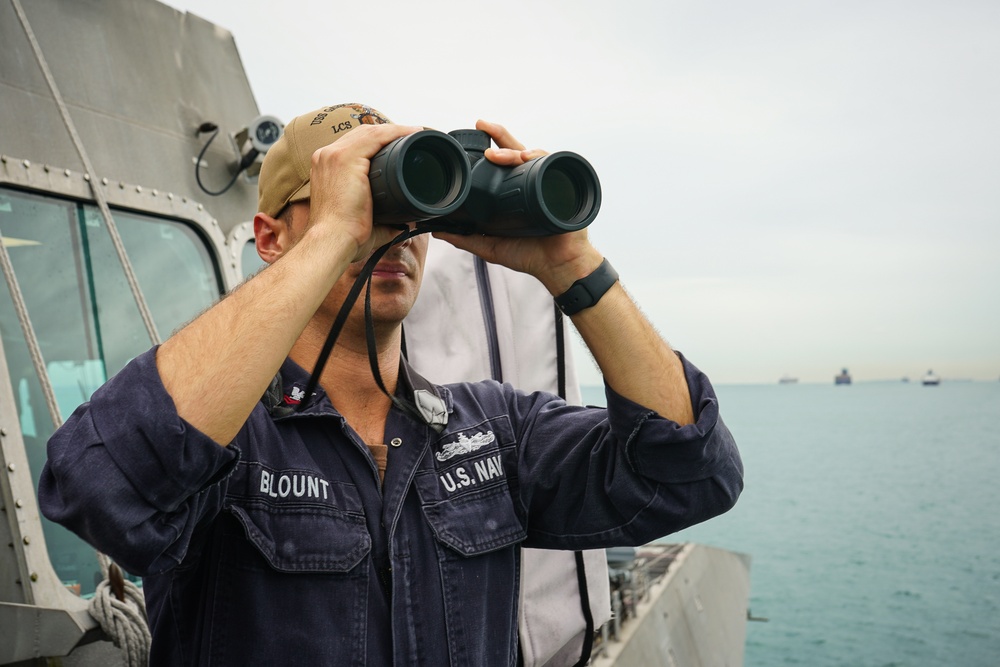 USS Gabrielle Giffords (LCS 10) gets underway