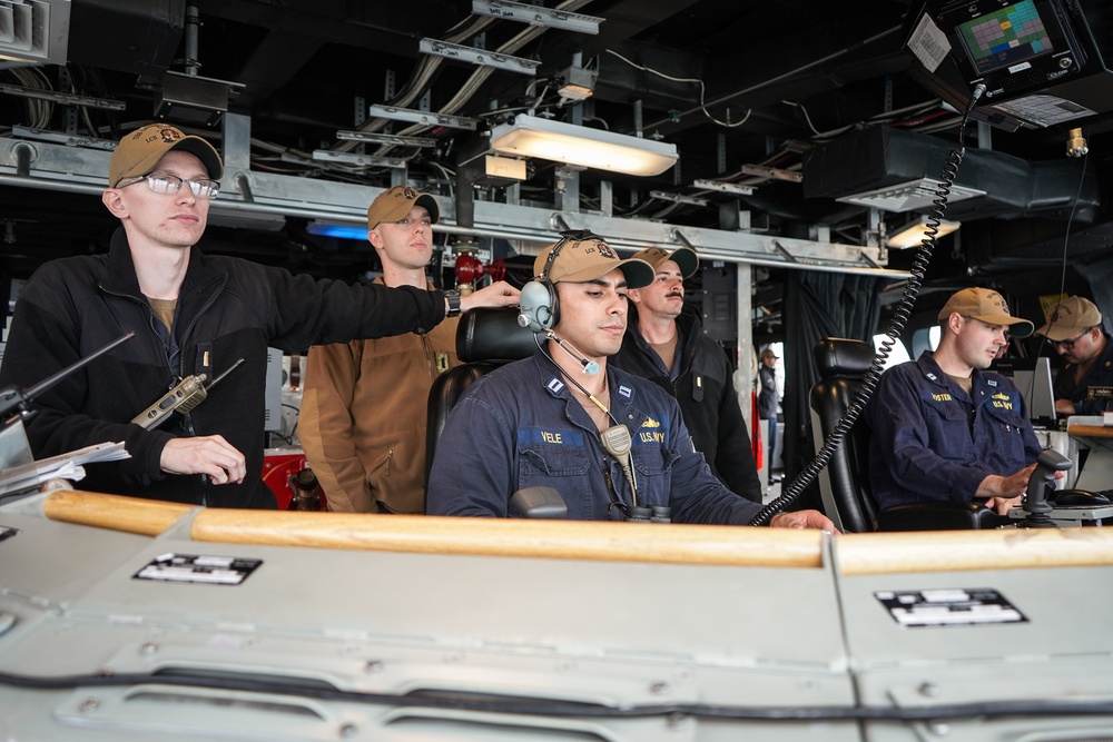 USS Gabrielle Giffords (LCS 10) gets underway