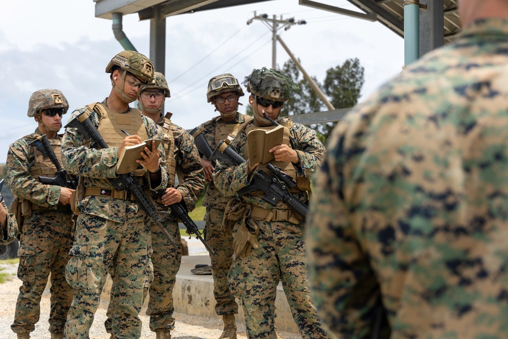 Marines with 3rd Intelligence Battalion conduct a modified table 3 range