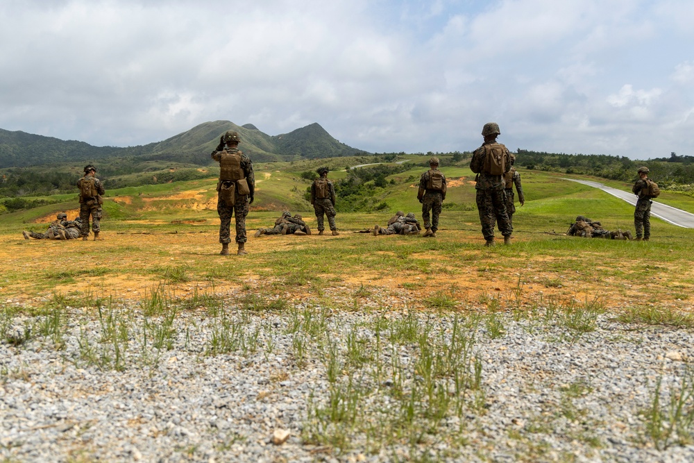 Marines with 3rd Intelligence Battalion conduct an M249 light machine gun range