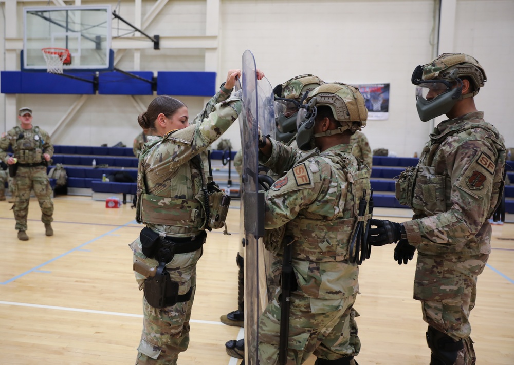 District of Columbia National Guard Trains with Joint Task force - National Capital Region