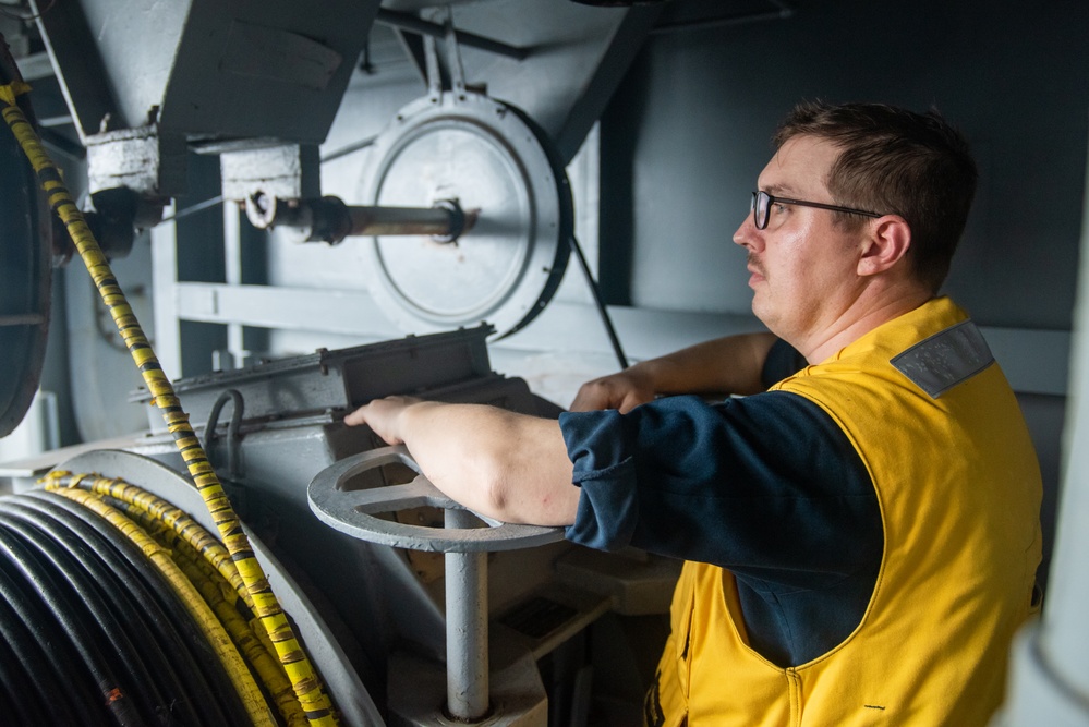 USS Ronald Reagan (CVN 76) Sailors test the torpedo countermeasure system