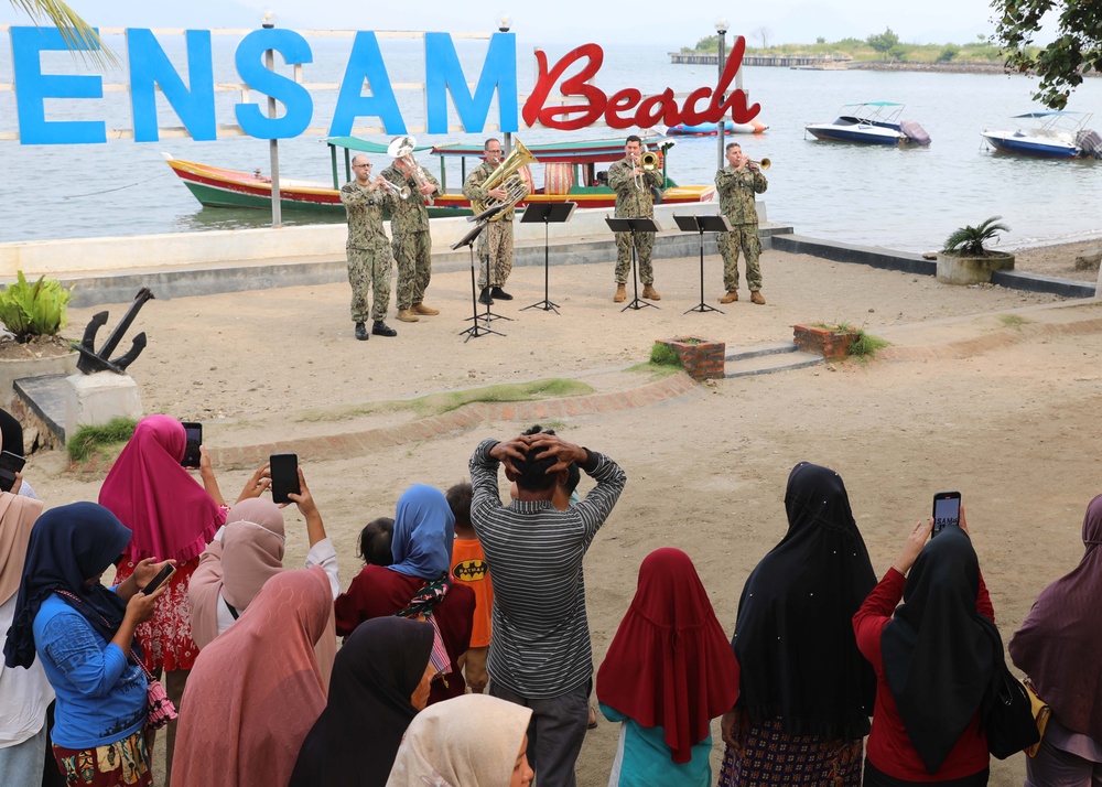 CARAT Indonesia Beach Clean Up