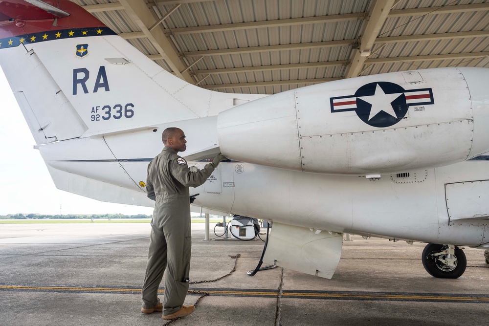 Last T-1 Pilot Instructor Training Flight at JBSA-Randolph