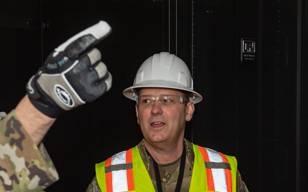 Lt. Gen. Schiess visits CSOF, NSDC