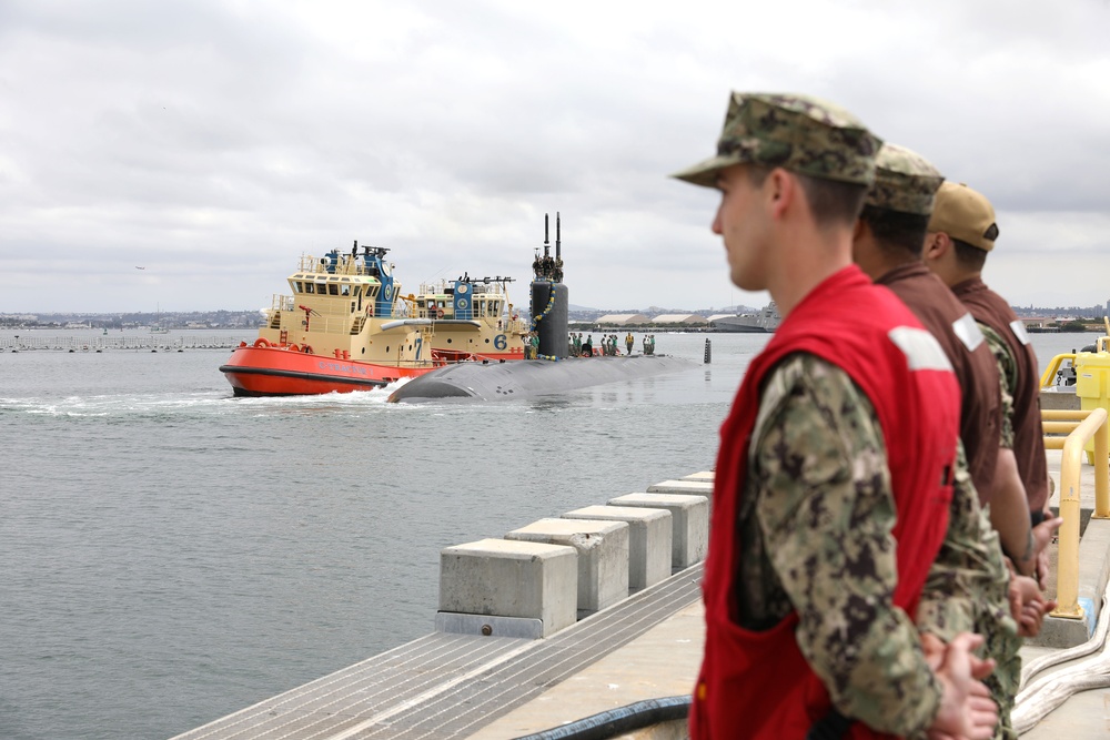 USS Greeneville Arrives to San Diego