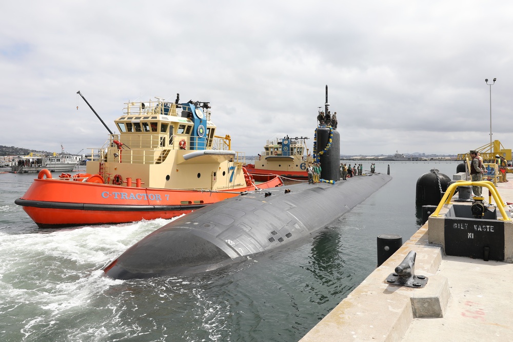 USS Greeneville Arrives in San Diego