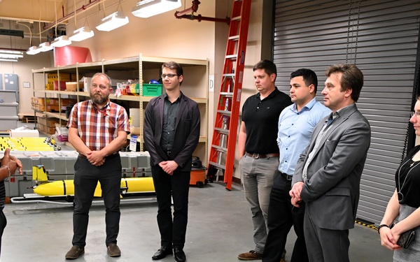 NPS Students, Faculty Visit Naval Oceanography Facilities