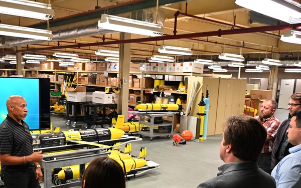 NPS Students, Faculty Visit Naval Oceanography Facilities
