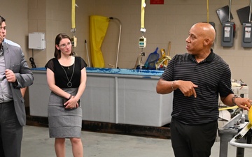 NPS Students, Faculty Visit Naval Oceanography Facilities