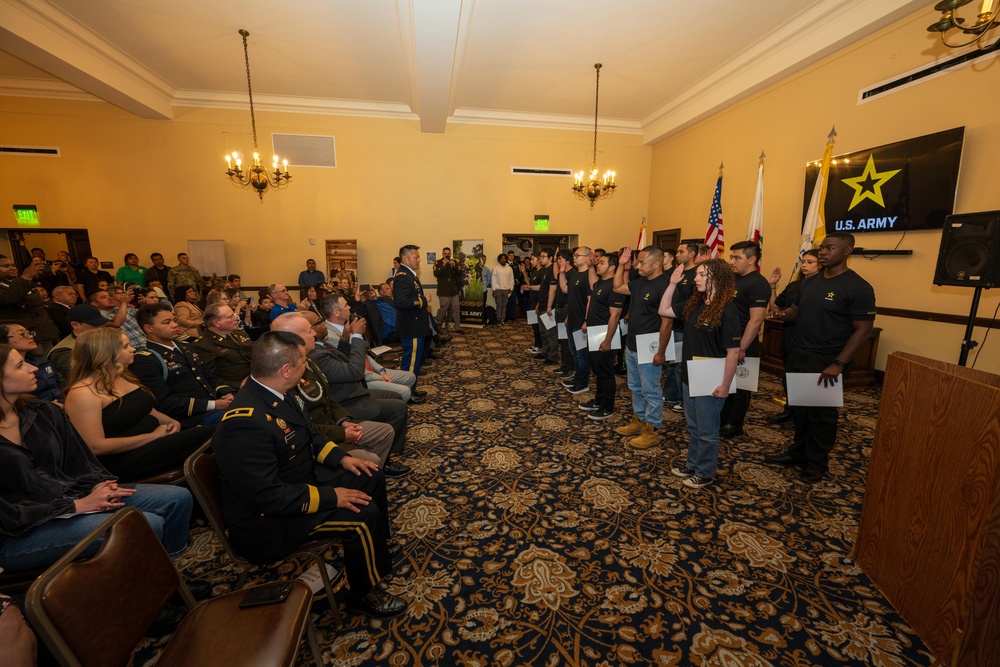 Future Soldier Recognition Ceremony at the War Memorial of San Francisco