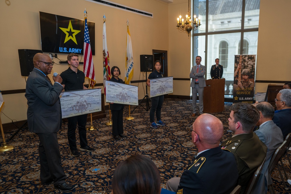 Future Soldier Recognition Ceremony at the War Memorial of San Francisco