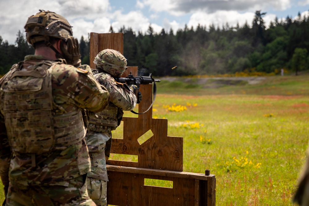 First Army Division West Best OCT M17 and M4 challenge