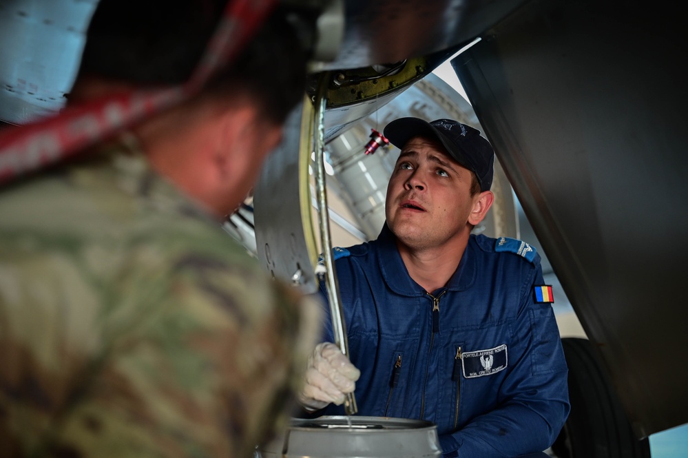 31st Fighter Wing Supports Romanian Air Force Allies