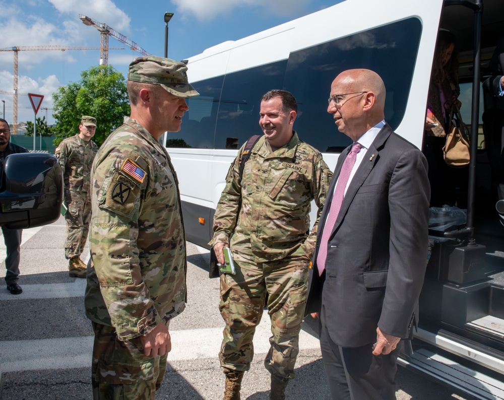 Army housing construction spotlighted during Ambassador’s Vicenza visit