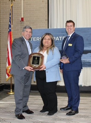 Navy Exchange Service Command awards outstanding Navy lodging associates, facilities