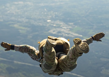 Green Berets execute military free fall at Swift Response 2024