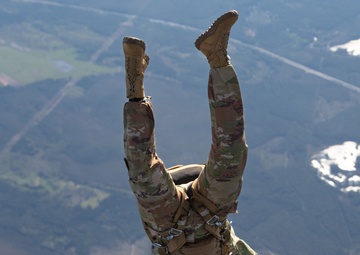 5th Quartermaster TADC executes MFF jump at Swift Response 24