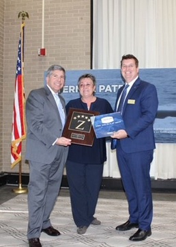 Navy Exchange Service Command awards outstanding Navy lodging associates, facilities