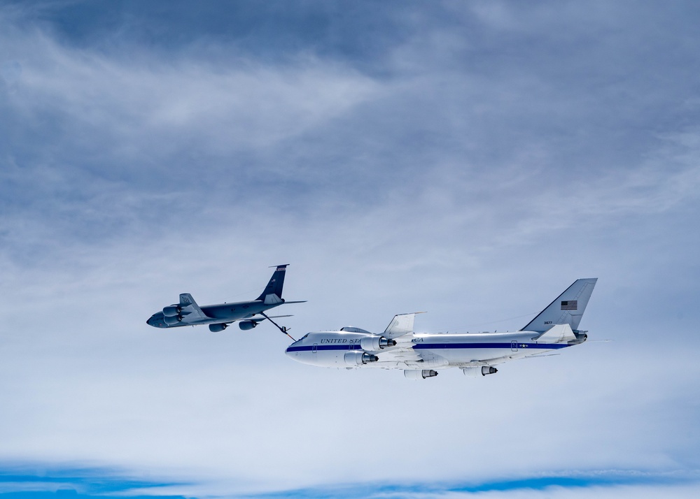 126th Air Refueling squadron refuels E-4B Nightwatch