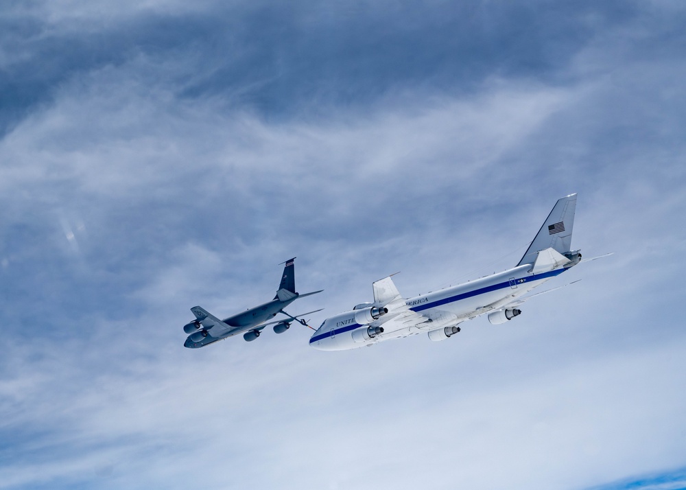 126th Air Refueling squadron refuels E-4B Nightwatch