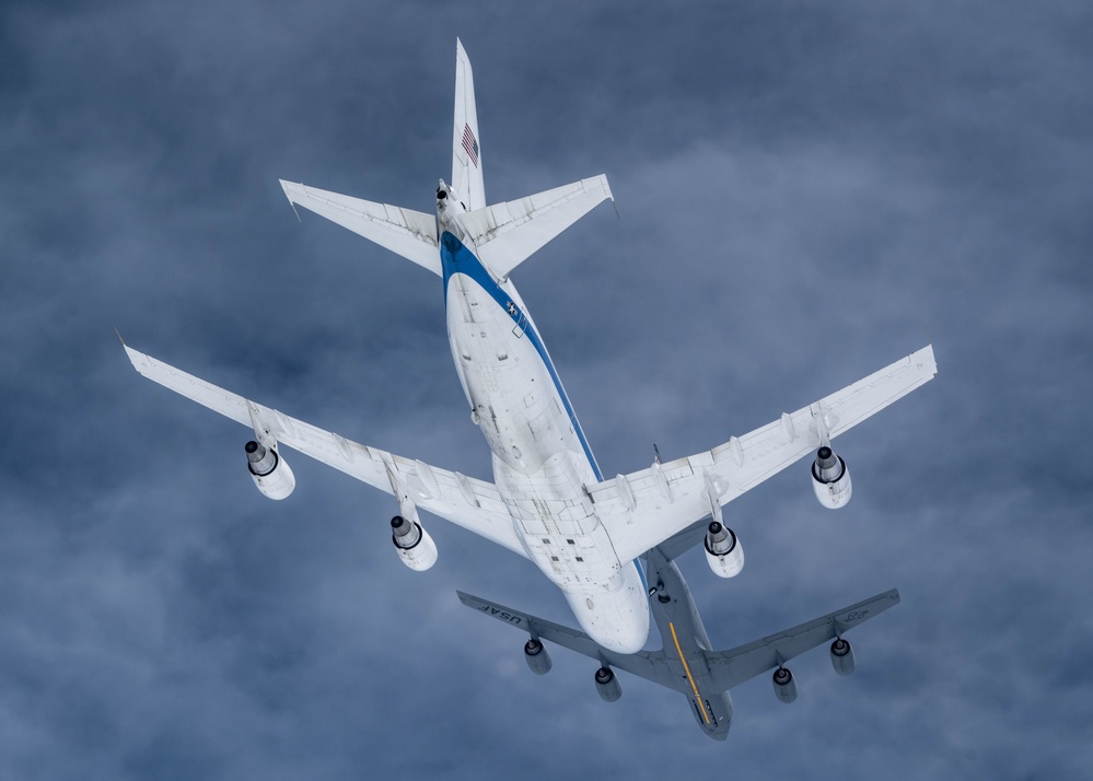 126th Air Refueling squadron refuels E-4B Nightwatch