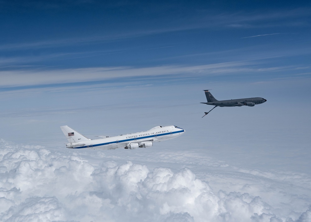 126th Air Refueling squadron refuels E-4B Nightwatch