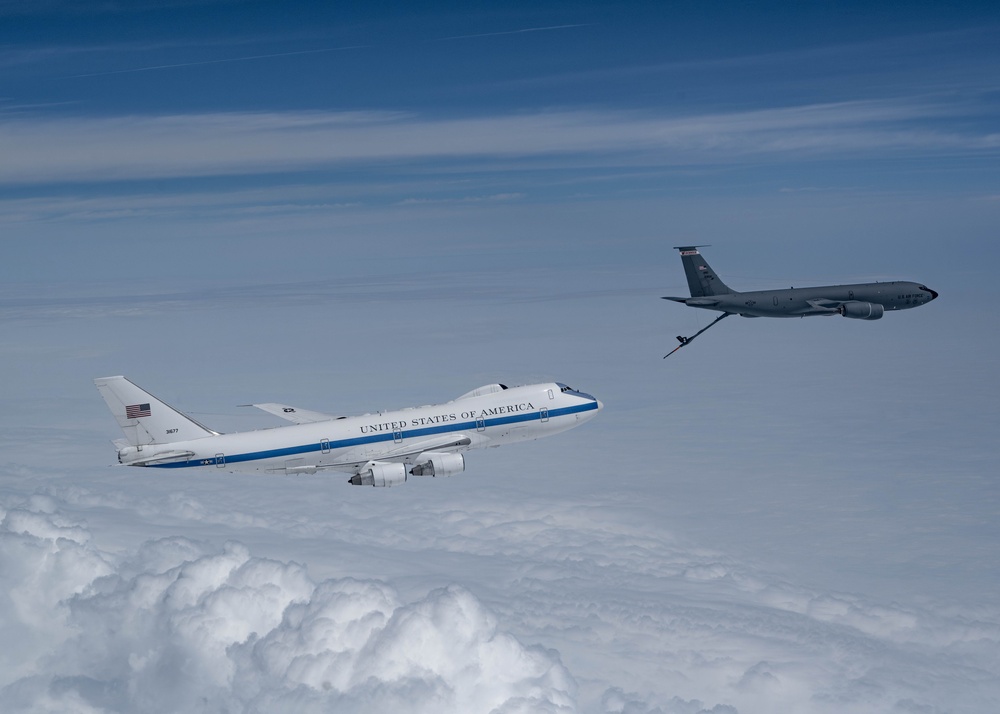 126th Air Refueling squadron refuels E-4B Nightwatch