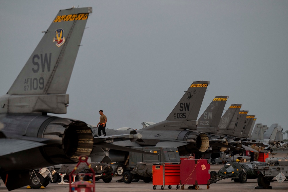 Fighters from Tyndall fly for Checkered Flag