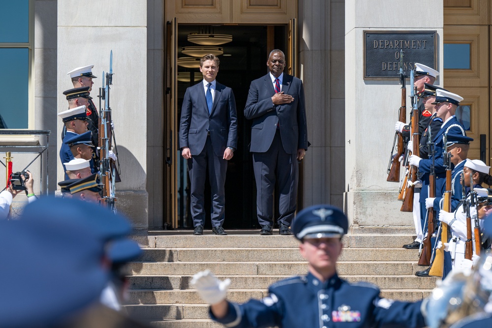 Secretary Austin hosts Finnish Defense Minister Antti Hakkanen