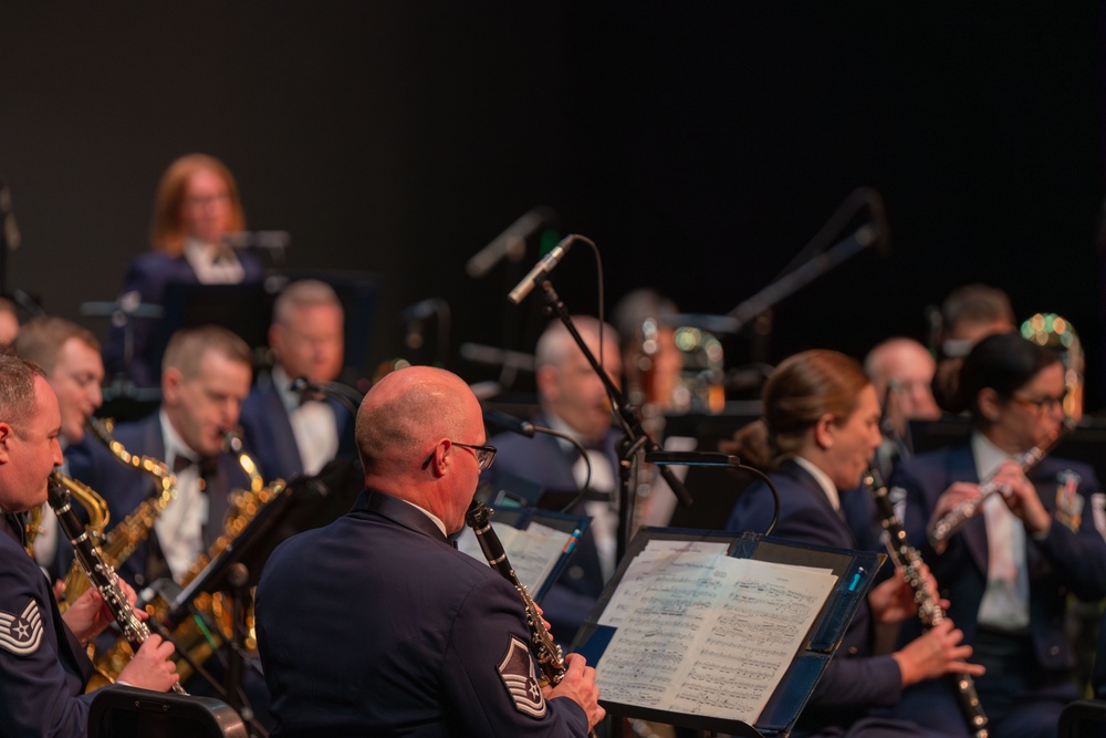 Gen Van Ovost Speaks at Band of Mid-America Concert