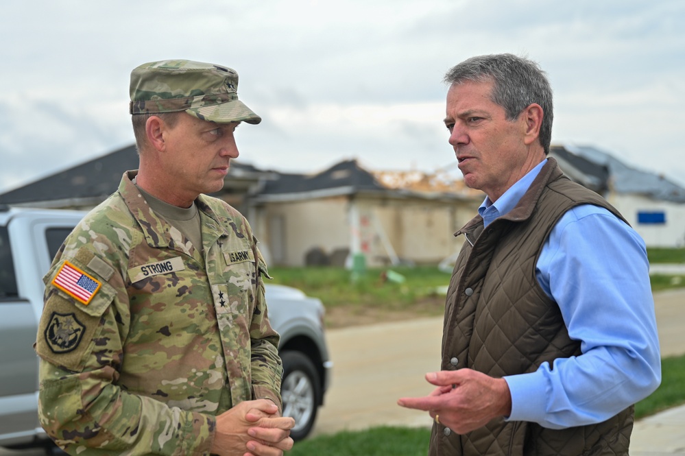 Nebraska Governor and Adjutant General visit Nebraska National Guard traffic control points