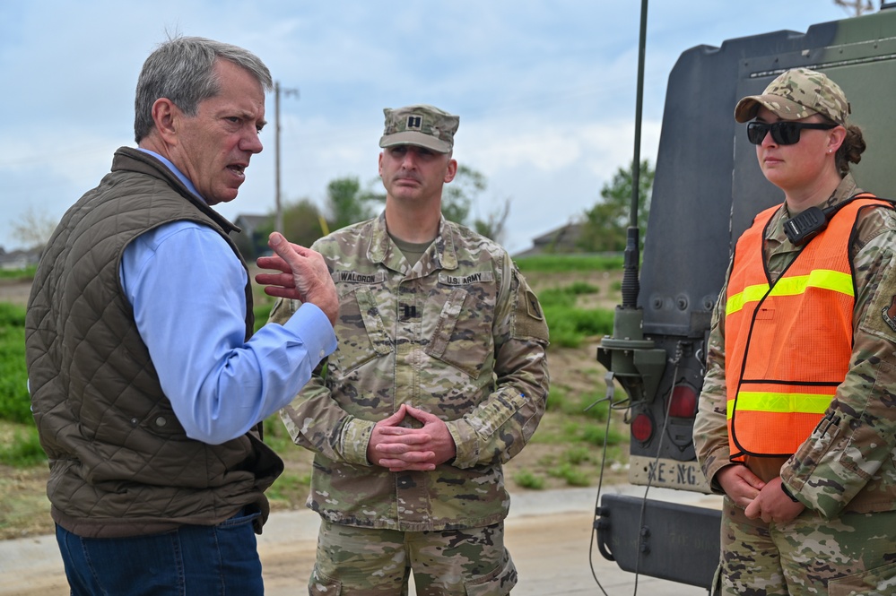 Nebraska Governor and Adjutant General visit Nebraska National Guard traffic control points