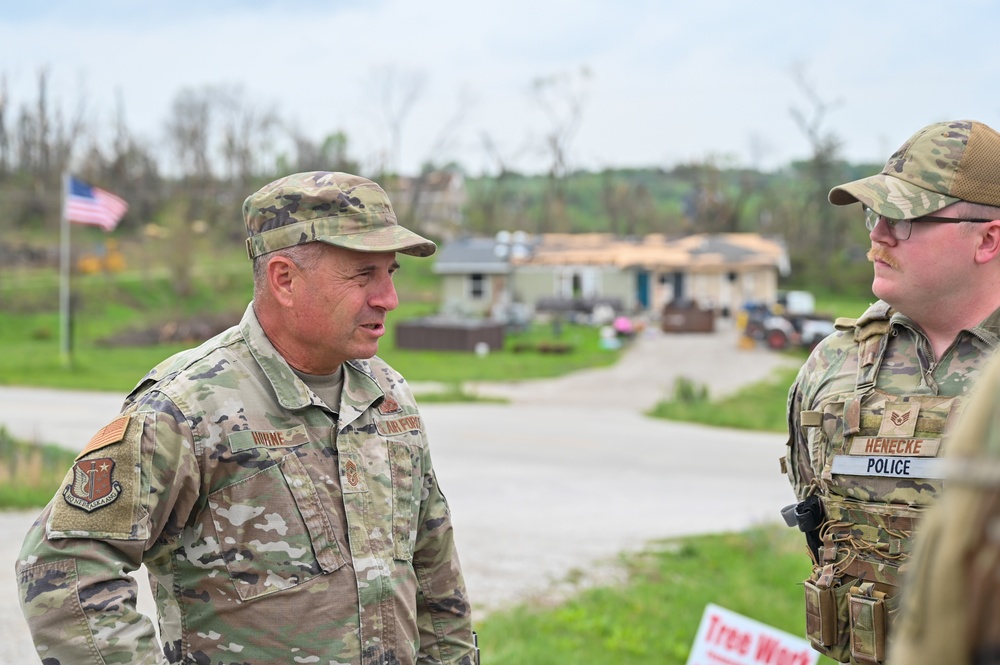 Nebraska Governor and Adjutant General visit Nebraska National Guard traffic control points