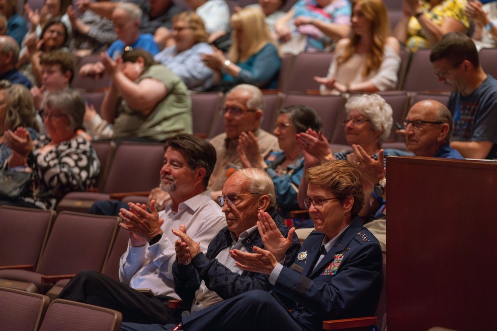 Gen Van Ovost Speaks at Band of Mid-America Concert