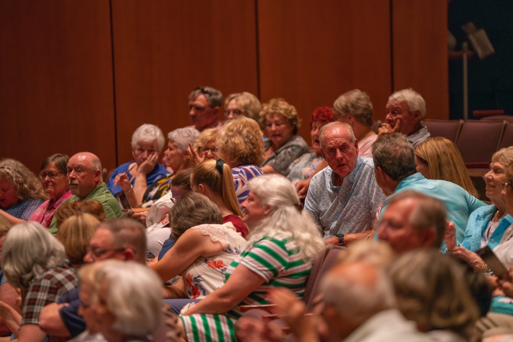 Gen Van Ovost Speaks at Band of Mid-America Concert