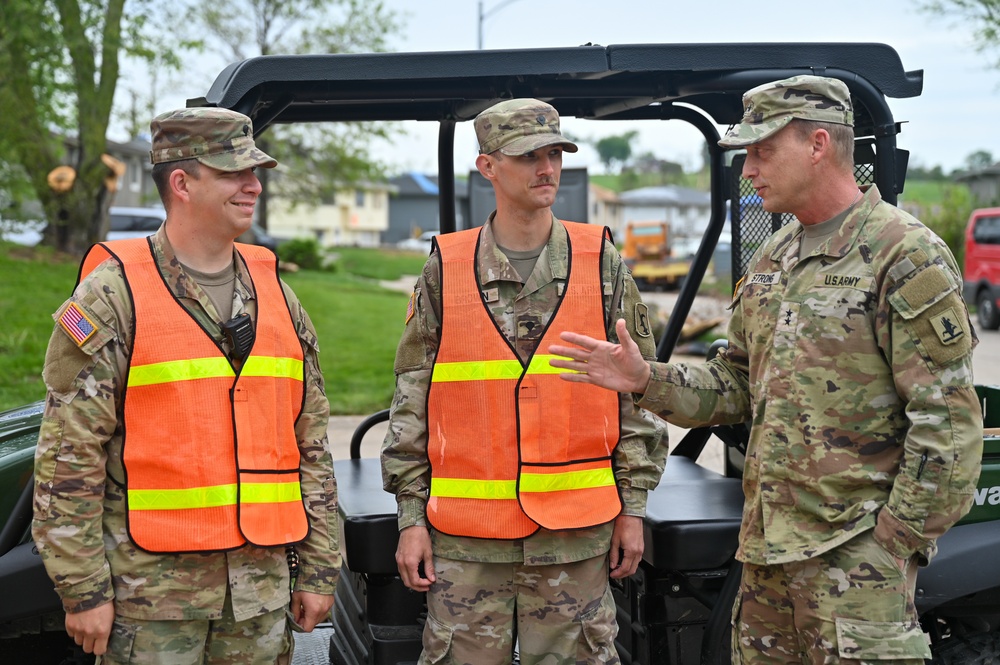 Nebraska Governor and Adjutant General visit Nebraska National Guard traffic control points