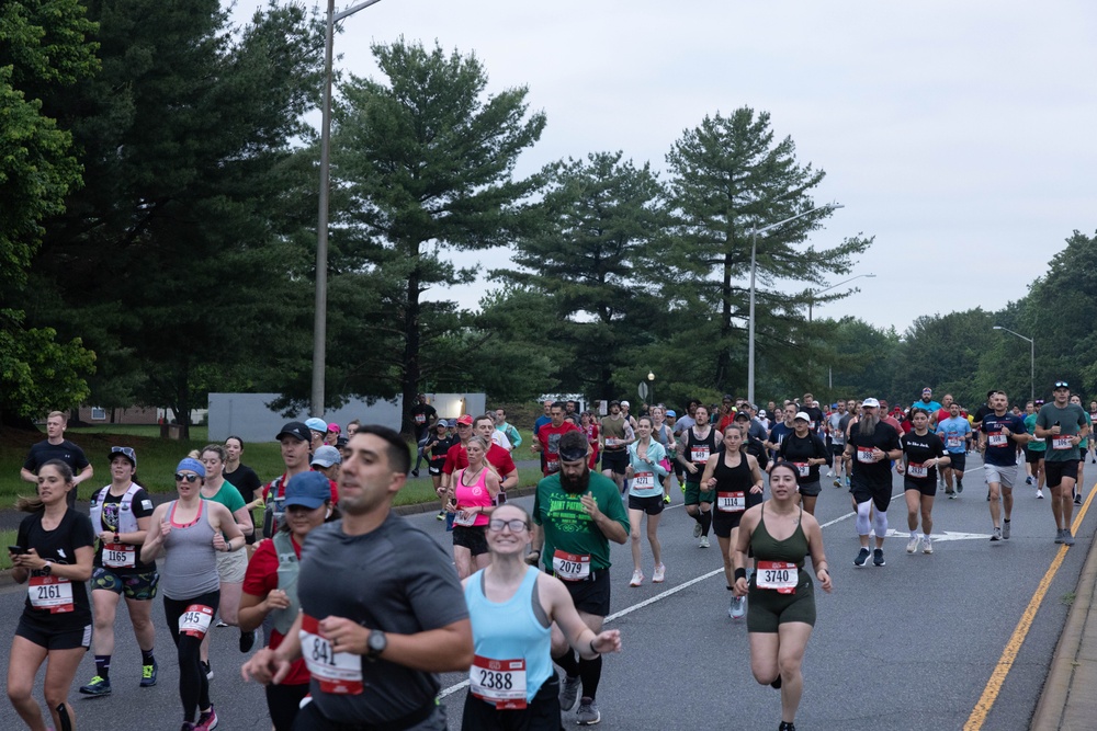 Runners conquer Hospital Hill during 17th Annual Marine Corps Historic Half