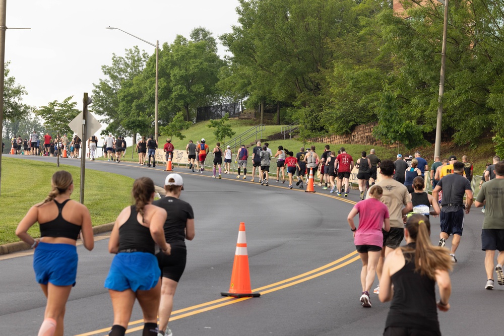 Runners conquer Hospital Hill during 17th Annual Marine Corps Historic Half